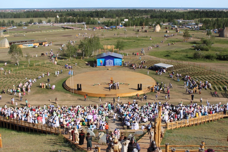 Международный фестиваль "Встреча шедевров ЮНЕСКО на Земле Олонхо" стартовал в Якутии