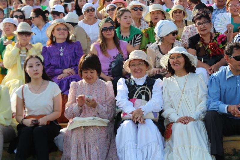 Международный фестиваль "Встреча шедевров ЮНЕСКО на Земле Олонхо" стартовал в Якутии