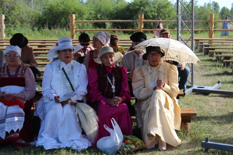 Международный фестиваль "Встреча шедевров ЮНЕСКО на Земле Олонхо" стартовал в Якутии