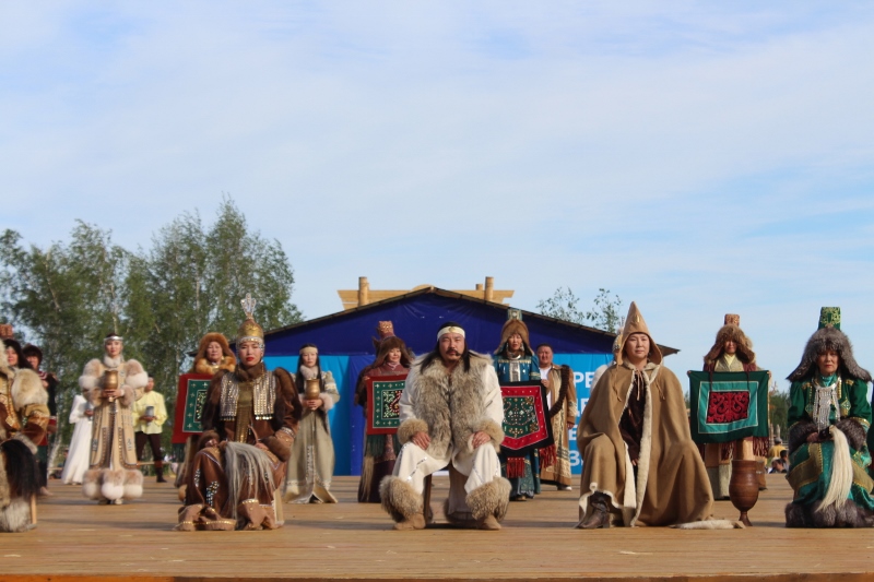 Международный фестиваль "Встреча шедевров ЮНЕСКО на Земле Олонхо" стартовал в Якутии