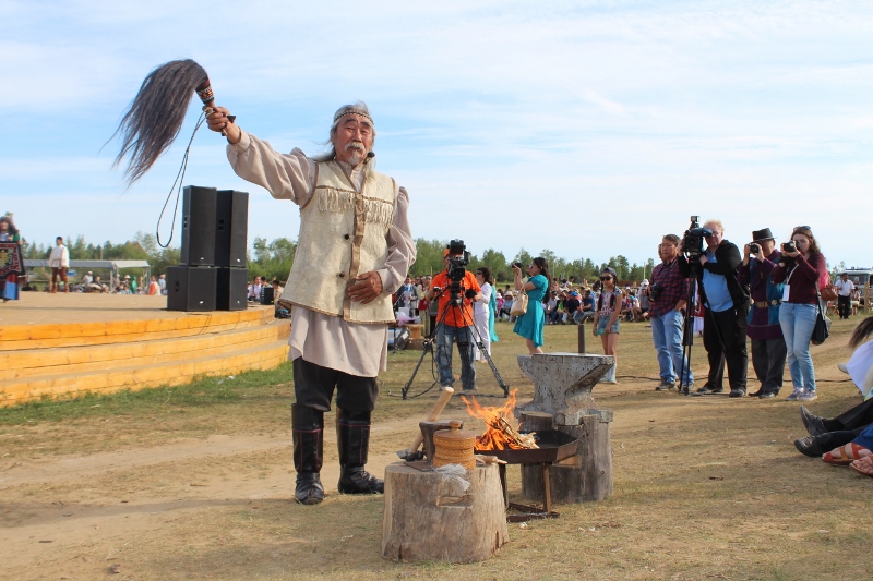 Международный фестиваль "Встреча шедевров ЮНЕСКО на Земле Олонхо" стартовал в Якутии