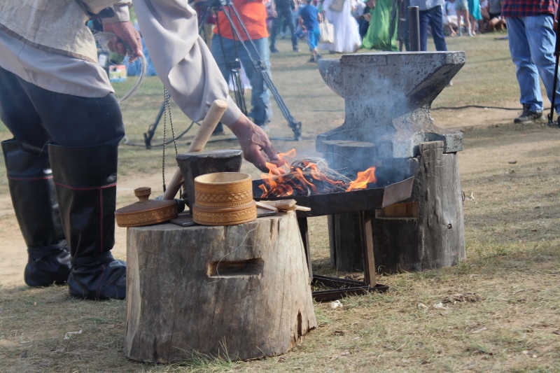 Международный фестиваль "Встреча шедевров ЮНЕСКО на Земле Олонхо" стартовал в Якутии