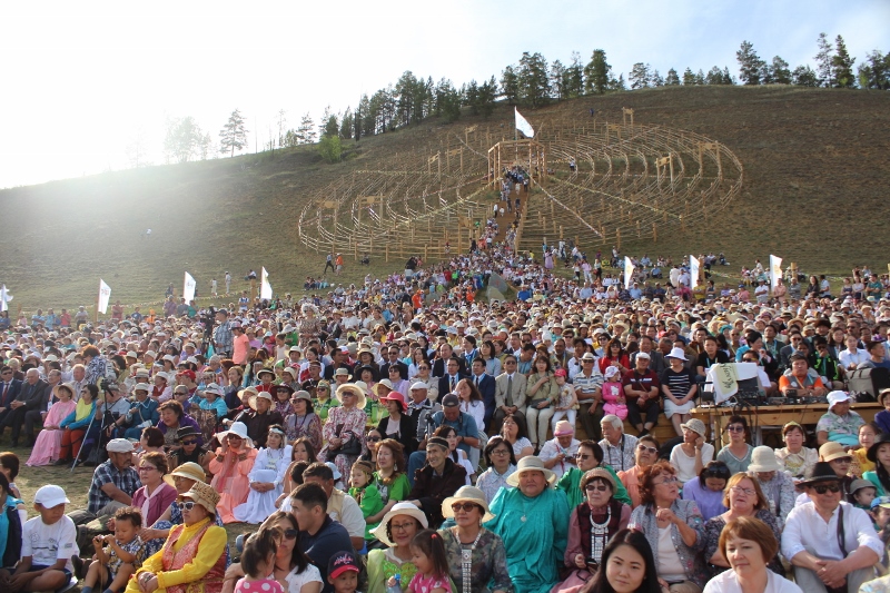 Международный фестиваль &quotВстреча шедевров ЮНЕСКО на Земле Олонхо&quot стартовал в Якутии Нюргуяна Иванова