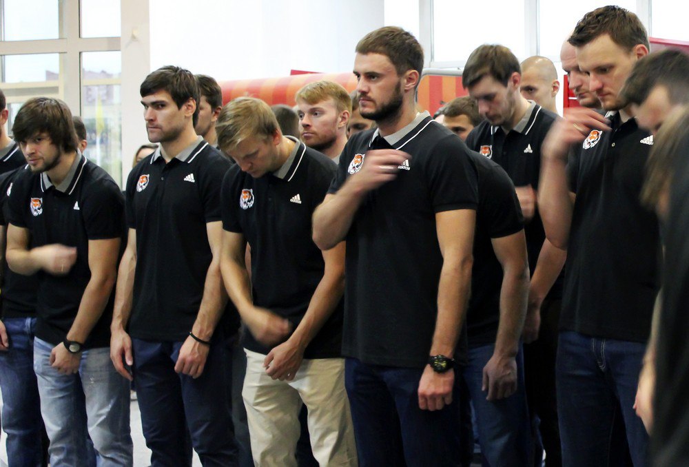 Митрополит Владимир благословил игроков хабаровского "Амура" 