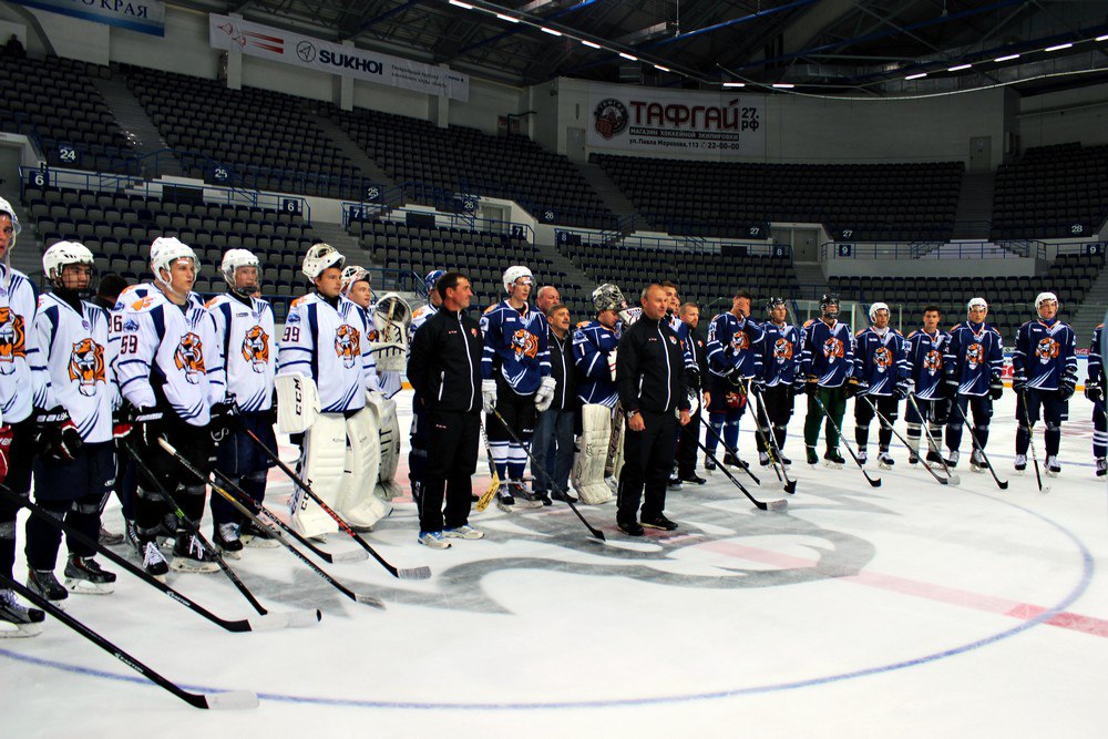 Митрополит Владимир благословил игроков хабаровского "Амура" 