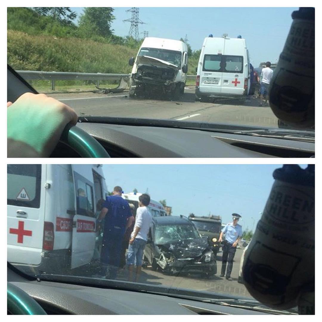 ДТП с участием маршрутки и малолитражки произошло на амурском мосту Инстаграм dtp_khv.