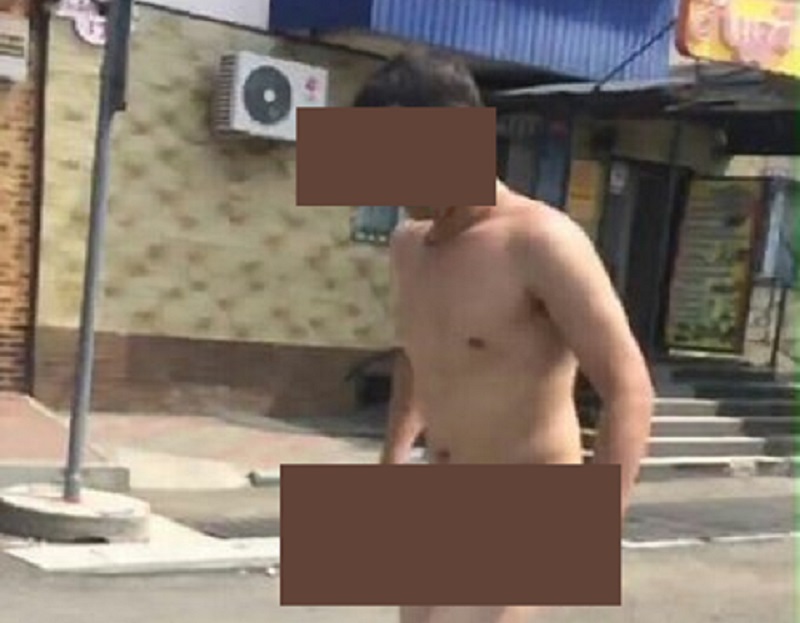 Прогулку в чем мать родила по центру г. Облучье ЕАО устроил местный адам из соцсети