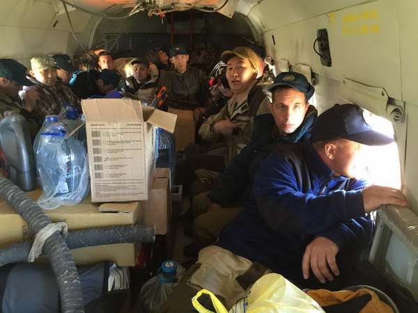 Дополнительные силы прибыли на борьбу с огнем на Ленских столбах ГУ МЧС РФ по РС)Я_