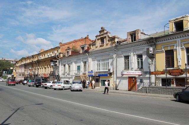 В историческом центре Владивостока, улица Пограничная. http://travel.aviastar.org/foto.php?dir=transsib/vladivostok