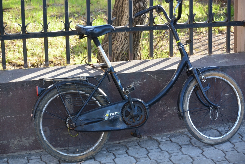 Велосипедист наехал на девушку и изнасиловал ее в районе Птицефабрики в Якутске ИА PrimaMedia