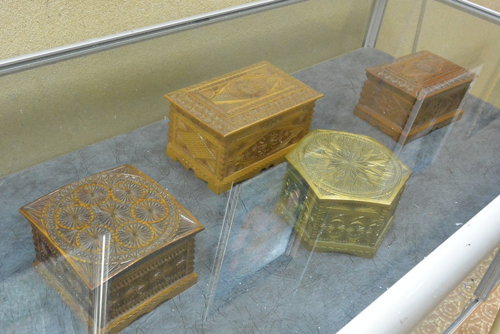 Художник начинал с изготовления шкатулок