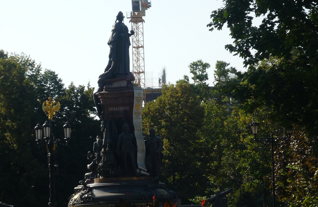 Памятник Екатерине II в Краснодаре участвует в кампании по выбору символа новых банкнот Ирина Чувасова, KrasnodarMedia