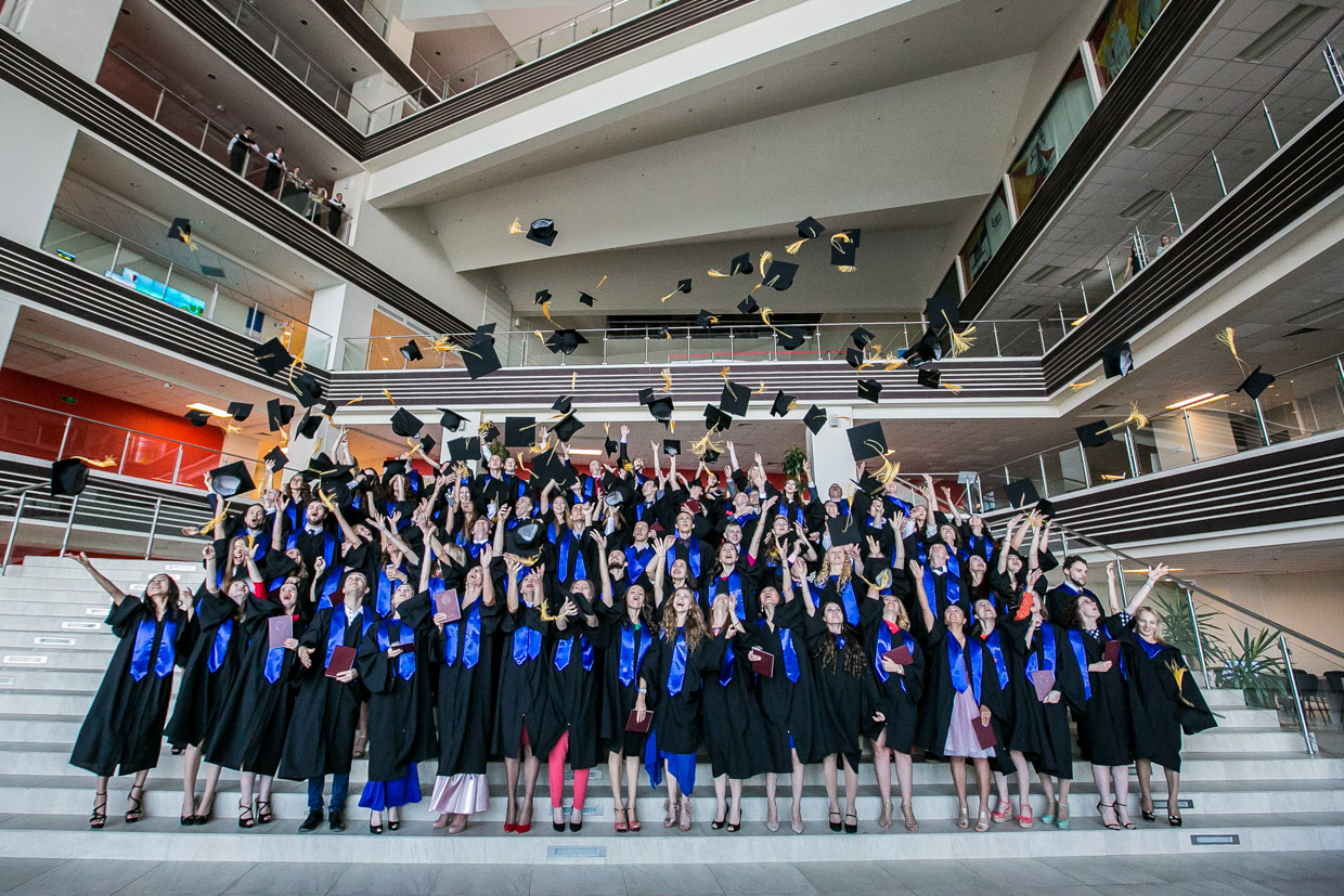 Выпускной &quotТОП-100 ДВФУ&quot Александр Ратников, РИА PrimaMedia