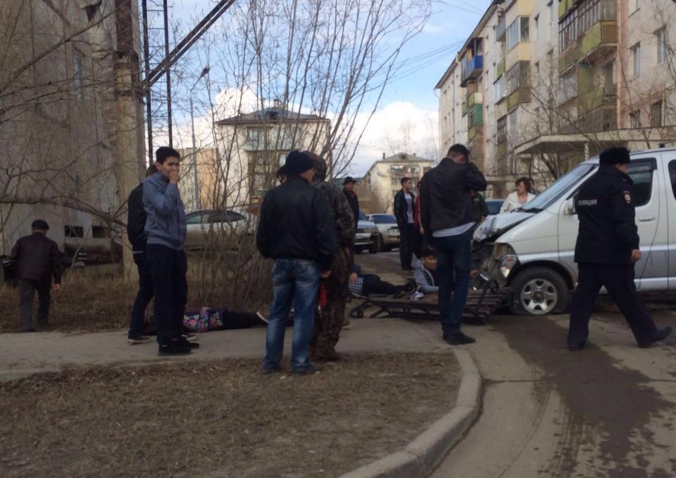 Максимум пять лет светит водителю, сбившему насмерть школьника на остановке в Якутске мобильный мессенджер Whatsapp