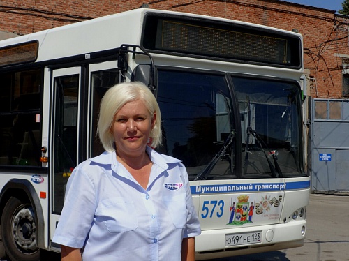 В единой униформе будут щеголять водители троллейбусов и трамваев в Краснодаре Пресс-служба КТТУ
