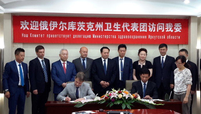 Подписание протокола Пресс-служба правительства Приангарья