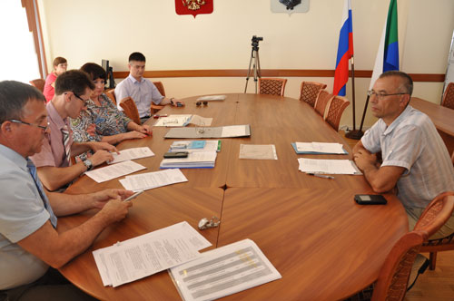 Олег Паньков покатился-таки по избирательному блюдечку Комсомольска с &quotЯблоком&quot сайт крайизбиркома Хабаровского края 