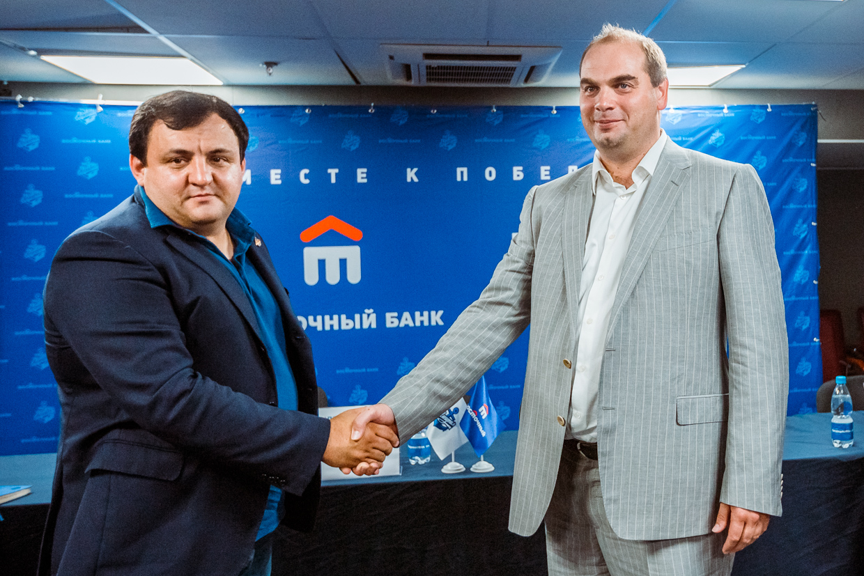 Банк &quotВосточный&quot и ХК &quotАдмирал&quot подписали договор о партнерстве Мария Бородина, РИА PrimaMedia