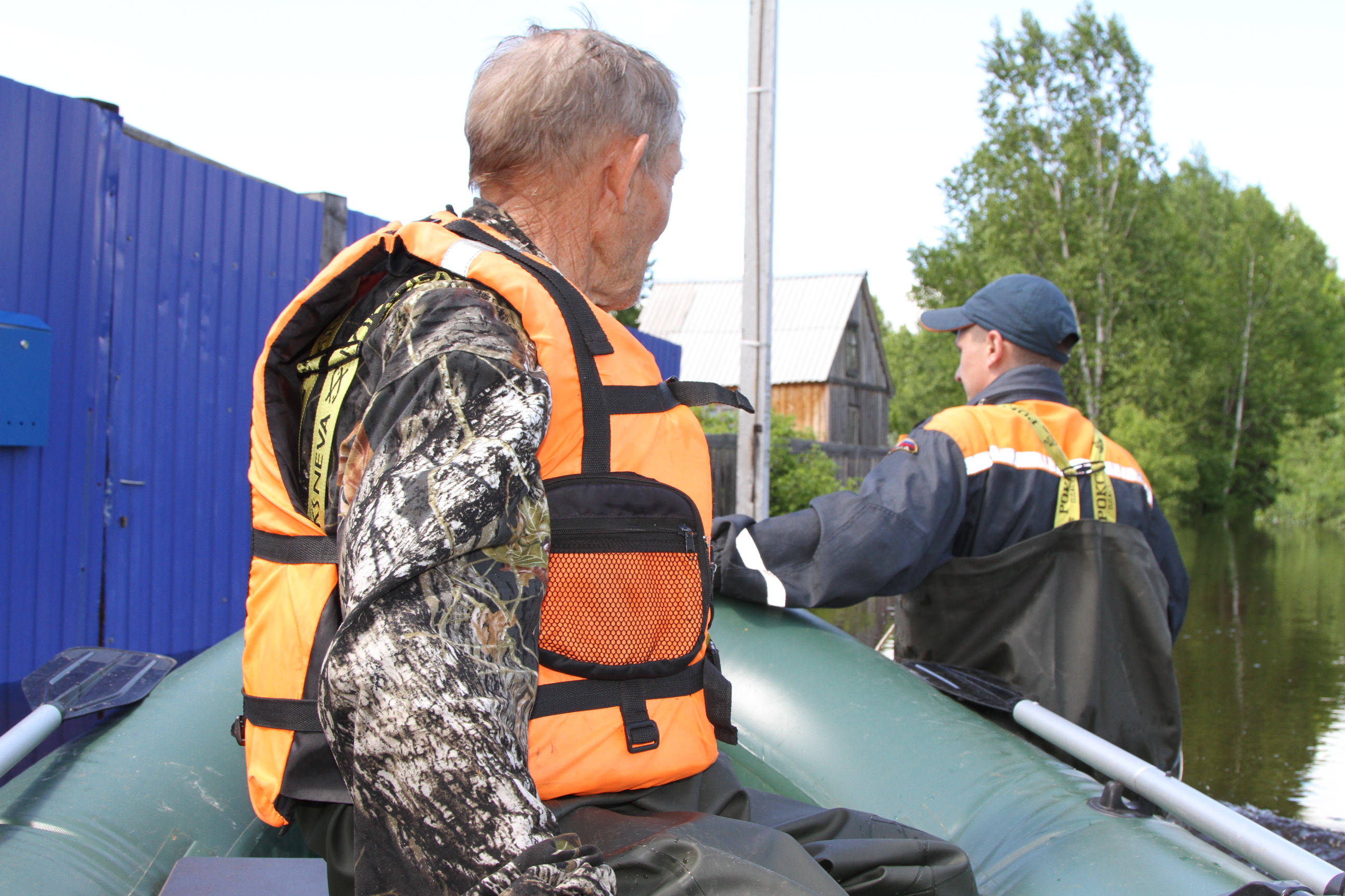 Жители п. Тукалевский поблагодарили спасателей ЕАО за помощь во время дождевого паводка Пресс-служба ГУ МЧС по ЕАО