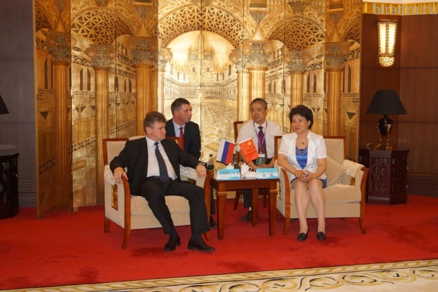 Рабочая поездка мэра города в Ичунь  сайт мэрии города 