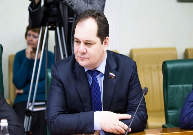 Сенатор Р. Гольдштейн Пресс-служба Члена Совета Федерации ФС РФ Р. Э. Гольдштейна