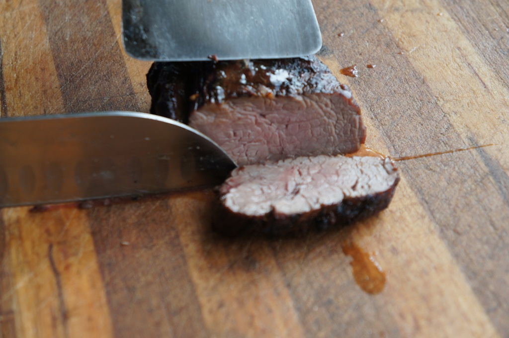 Телятина получается очень нежной и сочной