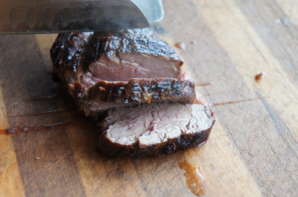 Телятина получается очень нежной и сочной