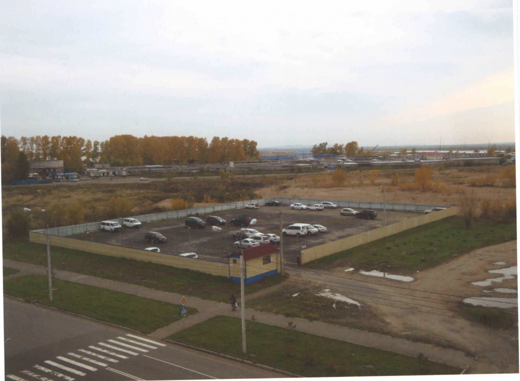 Сейчас на этом участке обустроенная автостоянка