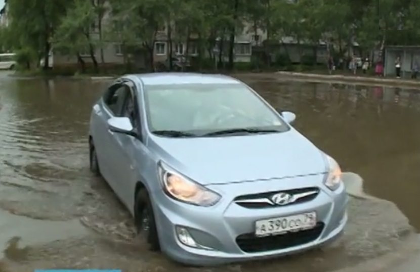 Битву со стихией проиграли жители утонувшей улицы Озёрной в Биробиджане