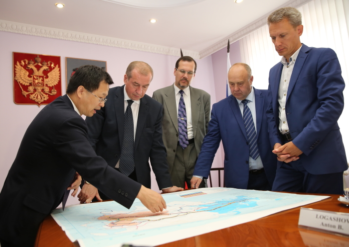 Сергей Левченко принял экзекватуру от Генконсула Китайской Народной Республики в Иркутске	 Пресс-служба правительства Иркутской области