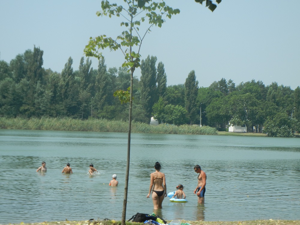 Покупаться в краснодаре. Краснодарское водохранилище пляжи. Краснодар пляжи для купания. Пляжи на реке Кубань. Городской пляж, Краснодар.