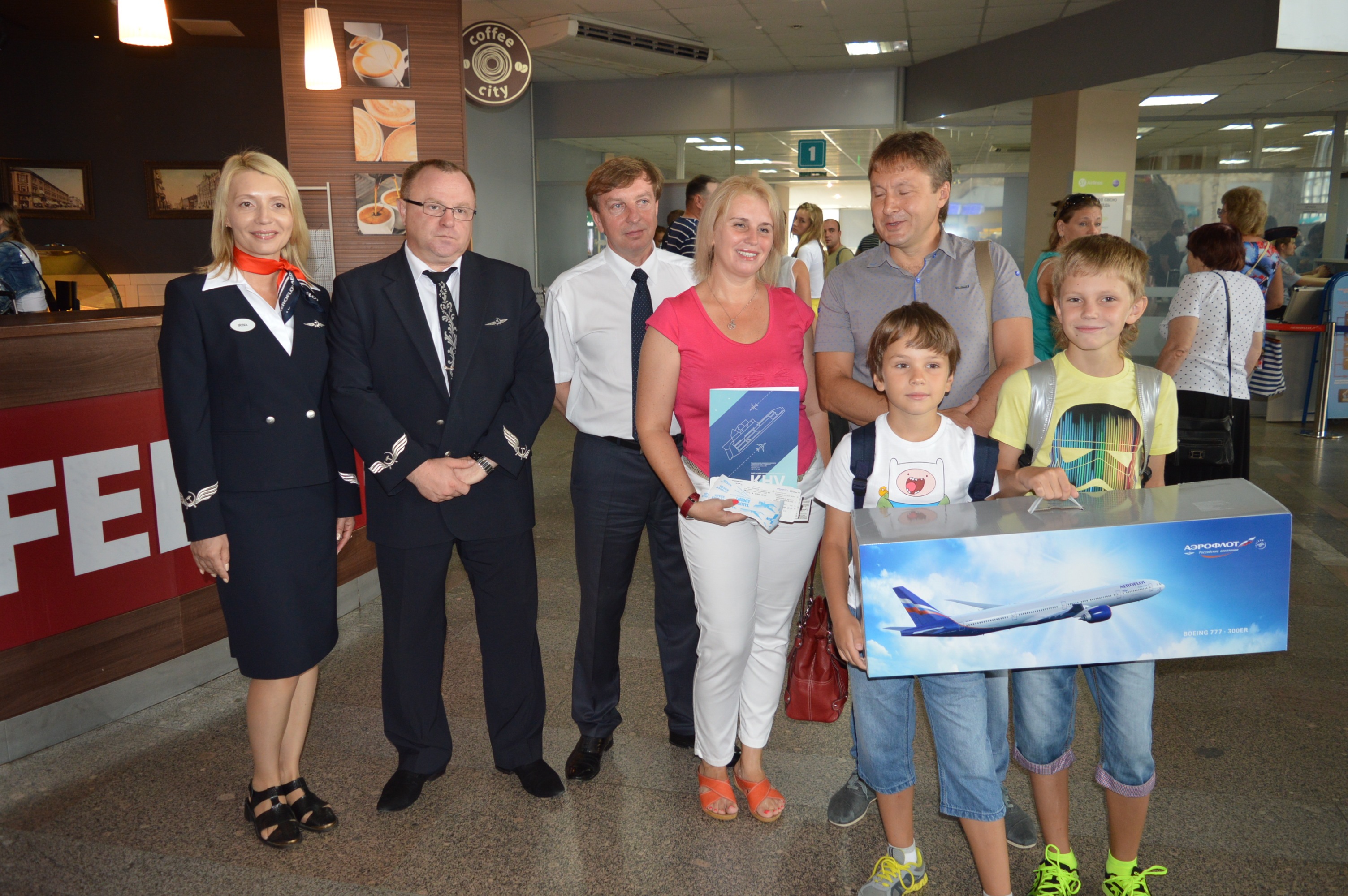 Миллионным пассажиром аэропорта Хабаровска в 2016 году стал клиент авиакомпании &quotАэрофлот&quot Константин Байдин