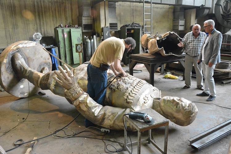 Памятник маршалу Василевскому для Хабаровска скоро покажут родственникам 