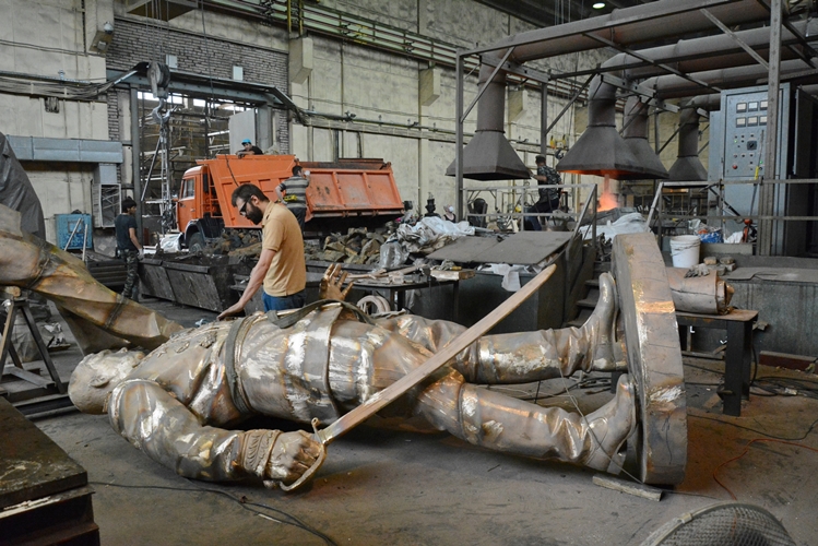 Памятник маршалу Василевскому для Хабаровска скоро покажут родственникам 