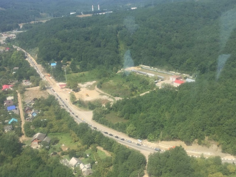 Улучшение ситуации с пробками отметил губернатор Кубани в Туапсинском районе