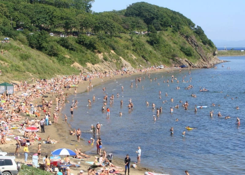 Как сельдь в бочке - черноморские пляжи Кубани переполнены  Евдан Юрий