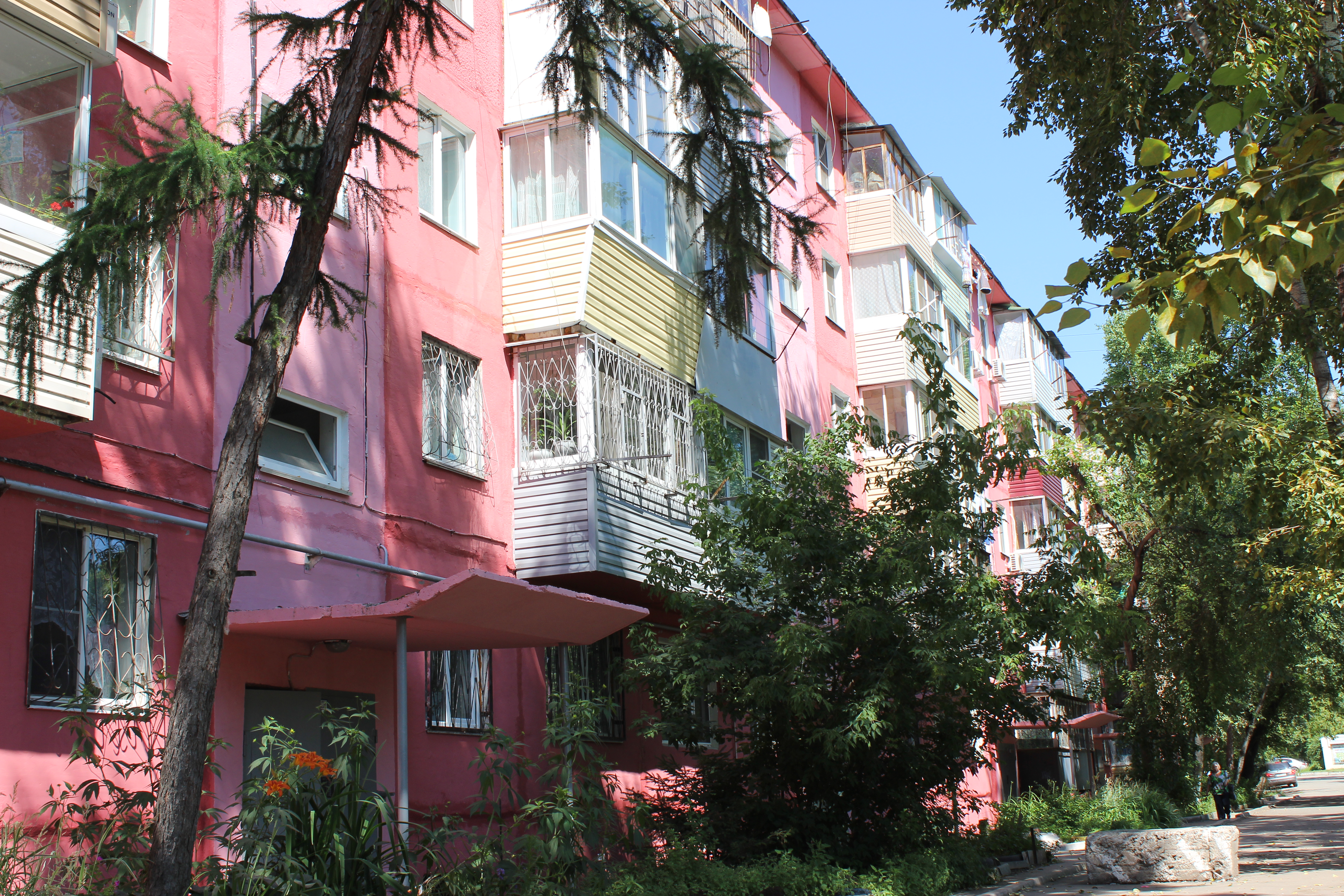 &quotИстория одного дома&quot: ремонт фасада - превращение хабаровской &quotпанельки&quot в &quotконфетку&quot Евгений Никитенко, корр. ИА AmurMediа