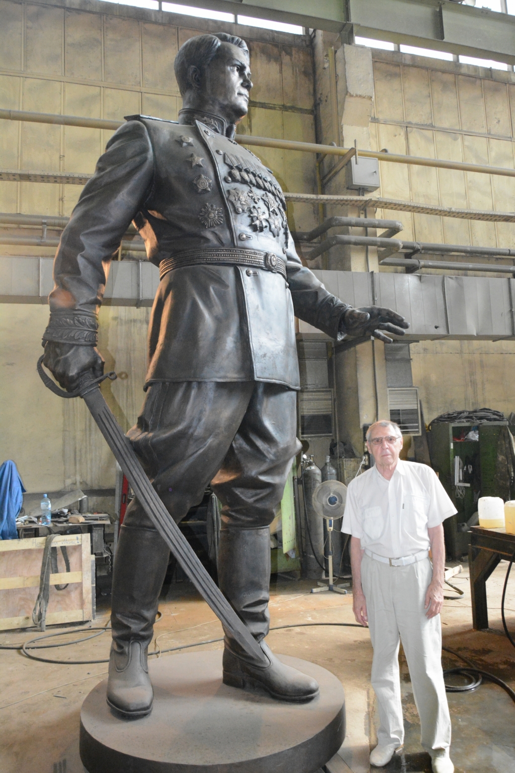 Памятник маршалу Василевскому готов к транспортировке в Хабаровск