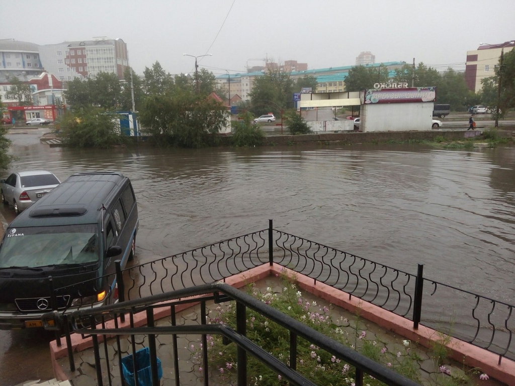 Жителей одной из улиц Улан-Удэ затопило