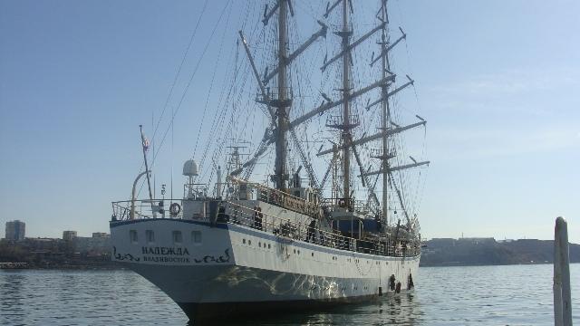 Парусник "Надежда" вернулся во Владивосток после месячного похода Сергей Сысойкин