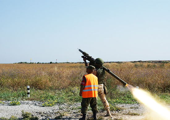 Российские военные победили в международном конкурсе "Чистое небо" в Ейске