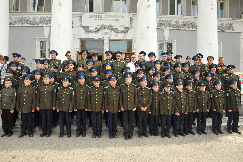 Кадеты первого Уральского кадетского казачьего корпуса