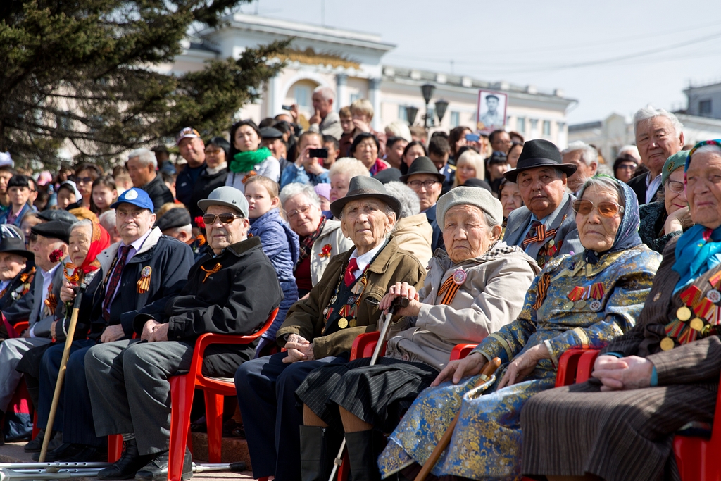 На параде Победы молодой человек расхаживал в нацистской форме Александра Данилова, UlanMedia