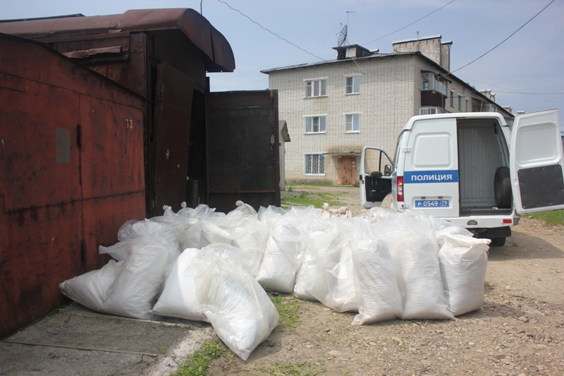 Более 430 кг конопли &quotприпарковал&quot биробиджанец в собственном гараже пресс-служба УМВД России по ЕАО