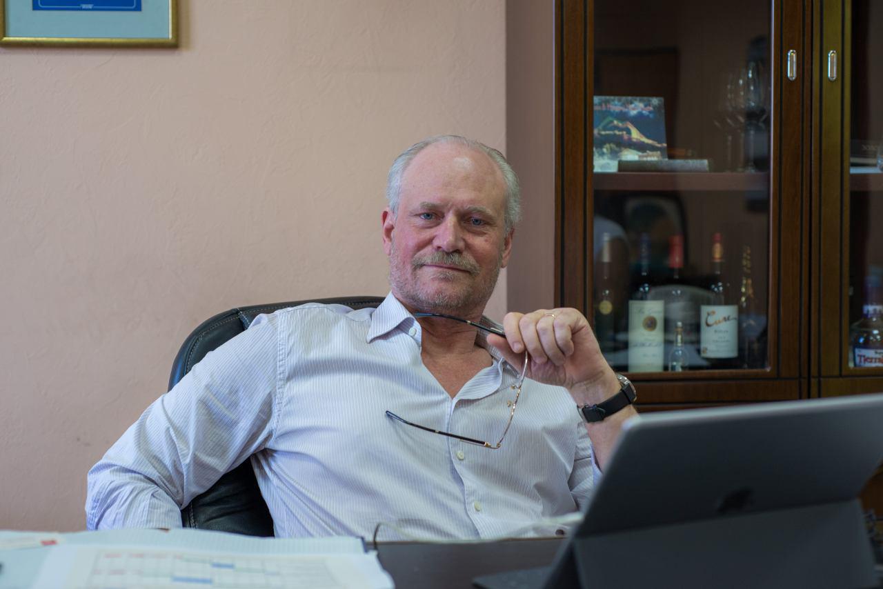 Томас Э. Боуэнс, глава компании &quotАмур Минералс&quot Алексей Тимиргалеев