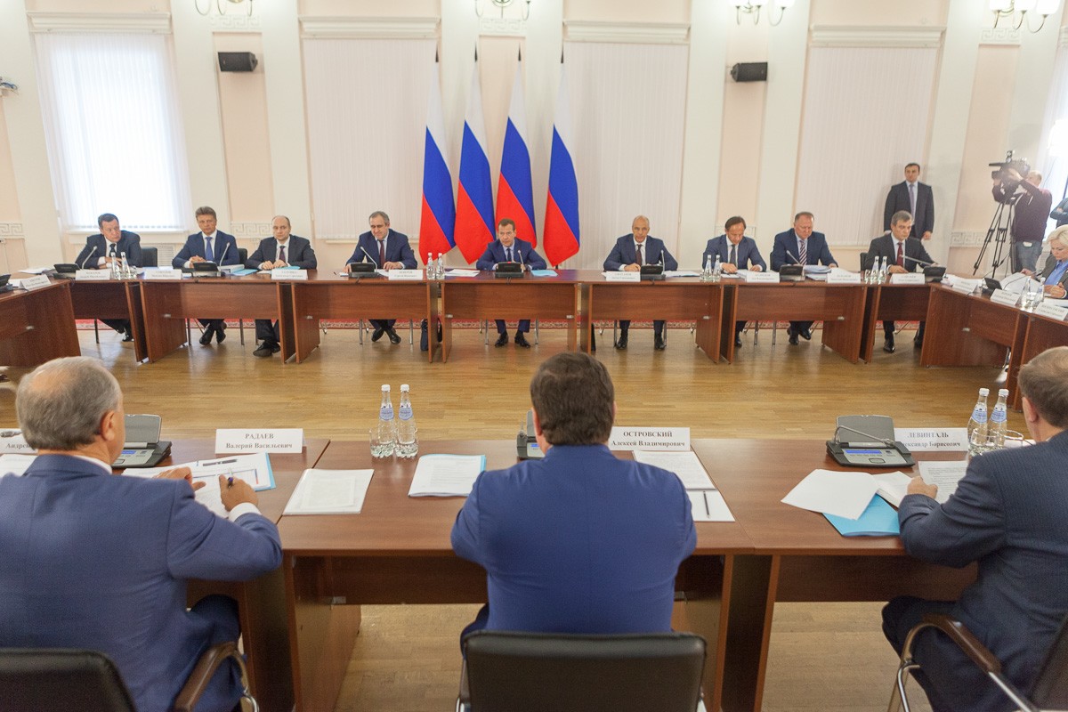 Не забывать про ЕАО попросил губернатор премьера-министра Медведева на совещании в Пскове департамент пресс-службы губернатора и правительства ЕАО