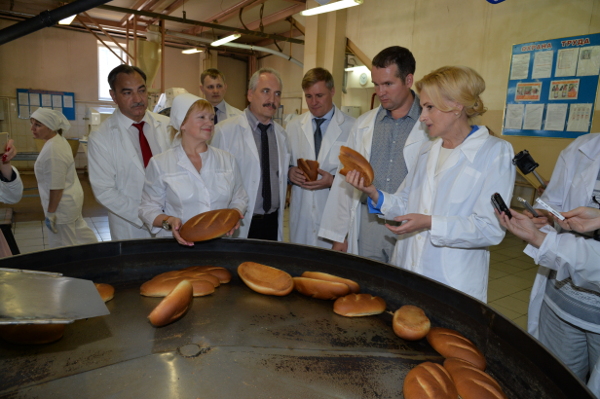 Яровая надломила батон хабаровского &quotКолос Прома&quot, уличенного в нарушении ГОСТа пресс-служба правительства Хабаровского края