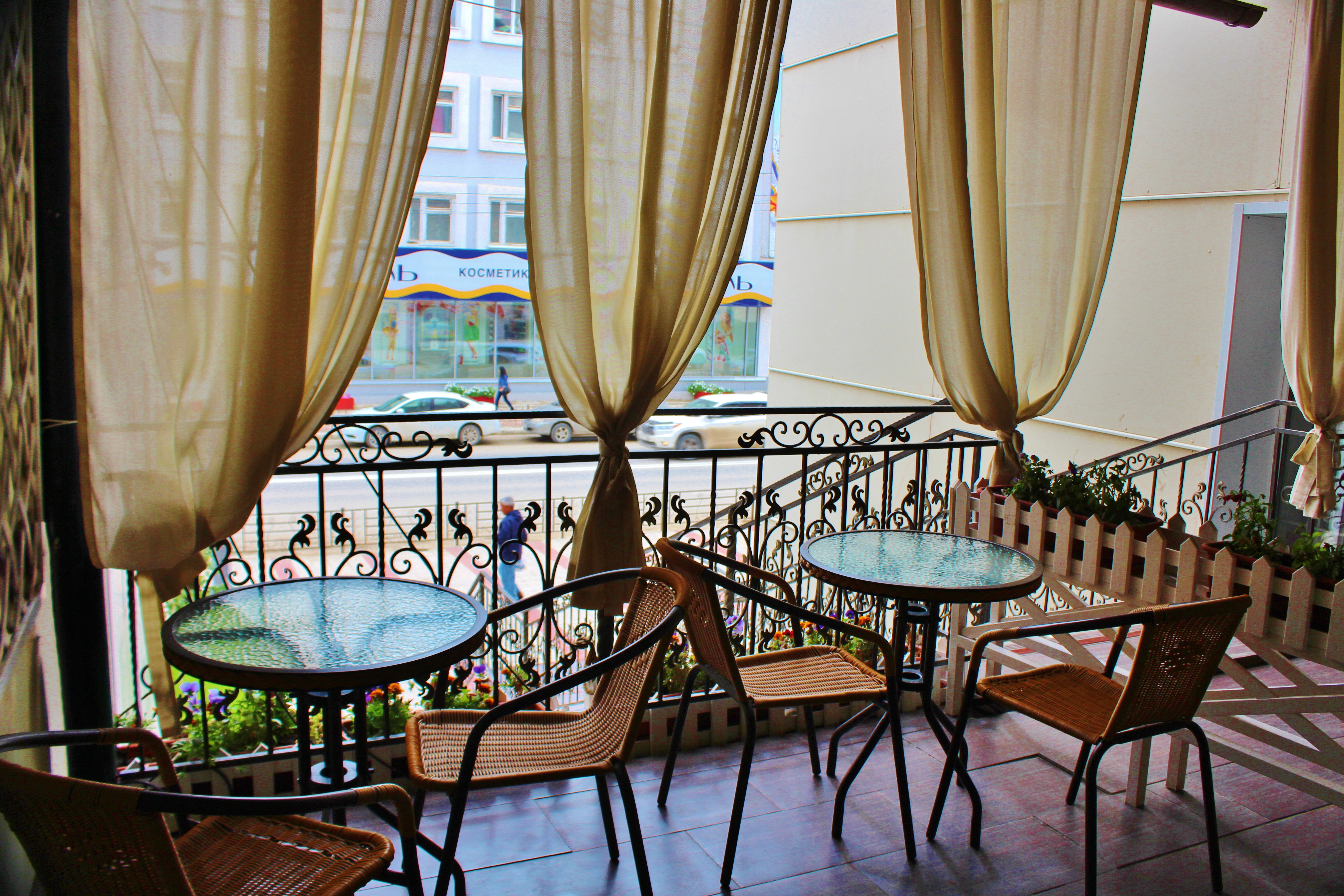 Топ-5 заведений Якутска с верандами, террасами и балконами Нюргуяна Иванова