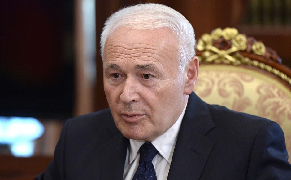 Президент провёл рабочую встречу с губернатором Магаданской области kremlin.ru