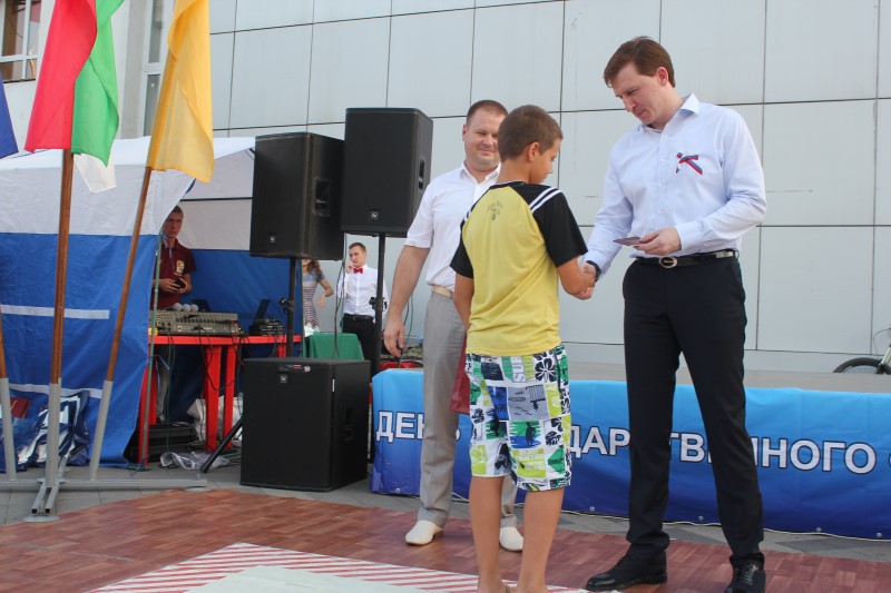 Молодежный праздник прошел в Краснодаре в честь Дня флага России